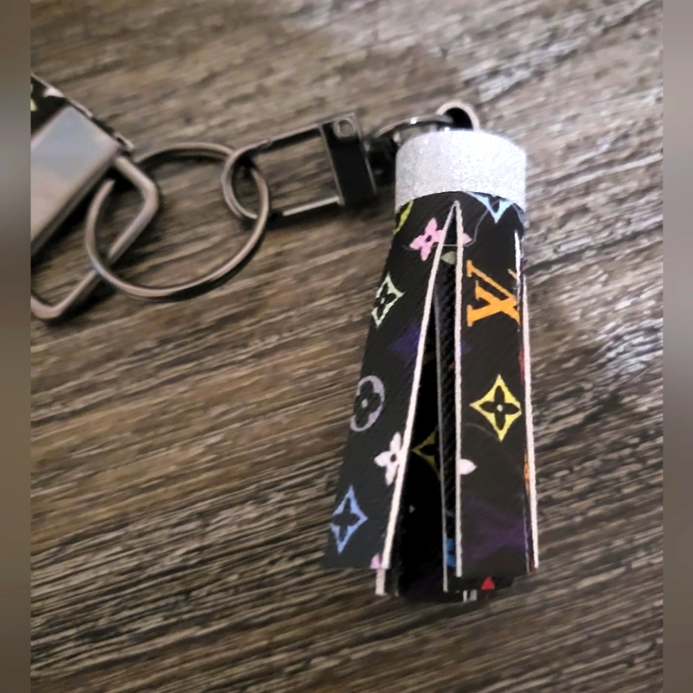 Designer Inspired Key Fob Wristlet 🎉2/$30🎉 - Picture 5 of 5